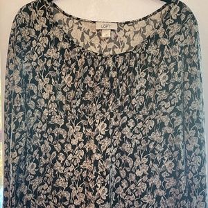 Ann Taylor Loft Black and White Top Size Medium!